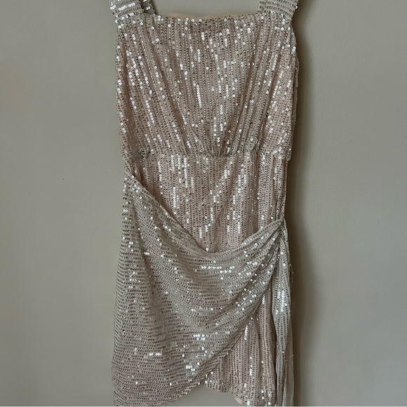 NWOT SHEIN Champagne Off Shoulder Sequin Bodycon Mini Dress Women’s Size Small - Picture 4 of 8